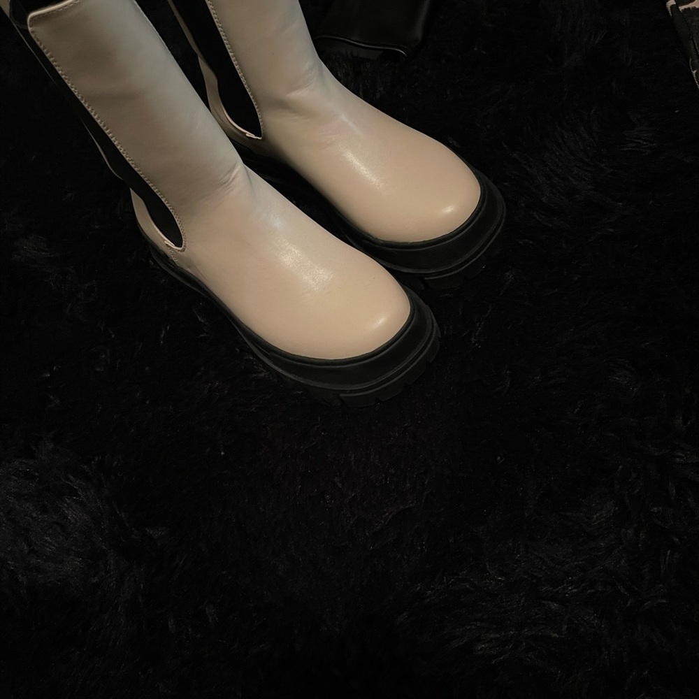 Boots only - Picture 3 of 3